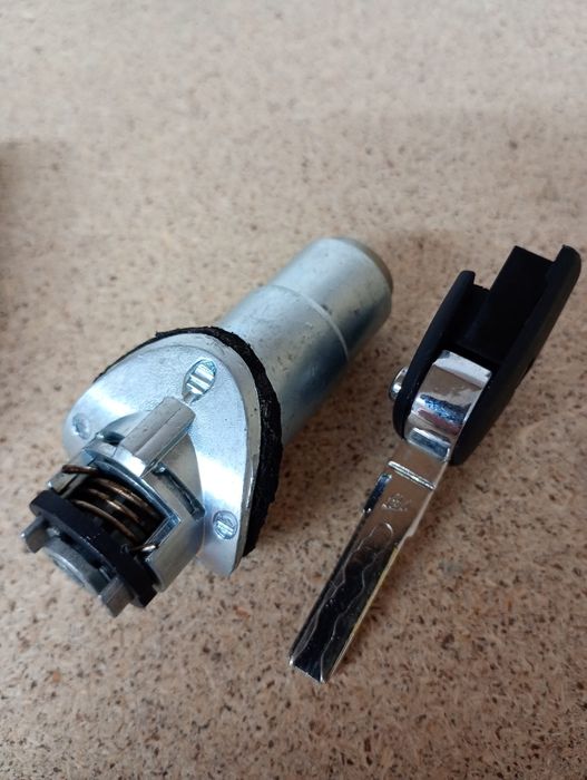 Замок двери а6с5