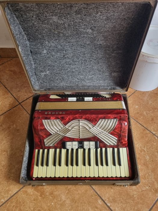 Vând Hohner Verdi  2