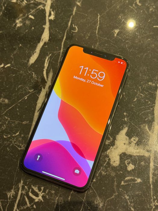 Продавам iPhone X 64GB - Отлично състояние, батерия 98%