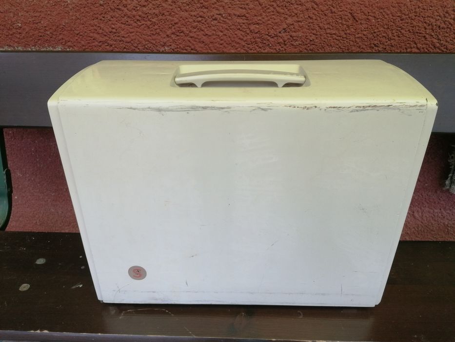 Masina de cusut electric Singer 764