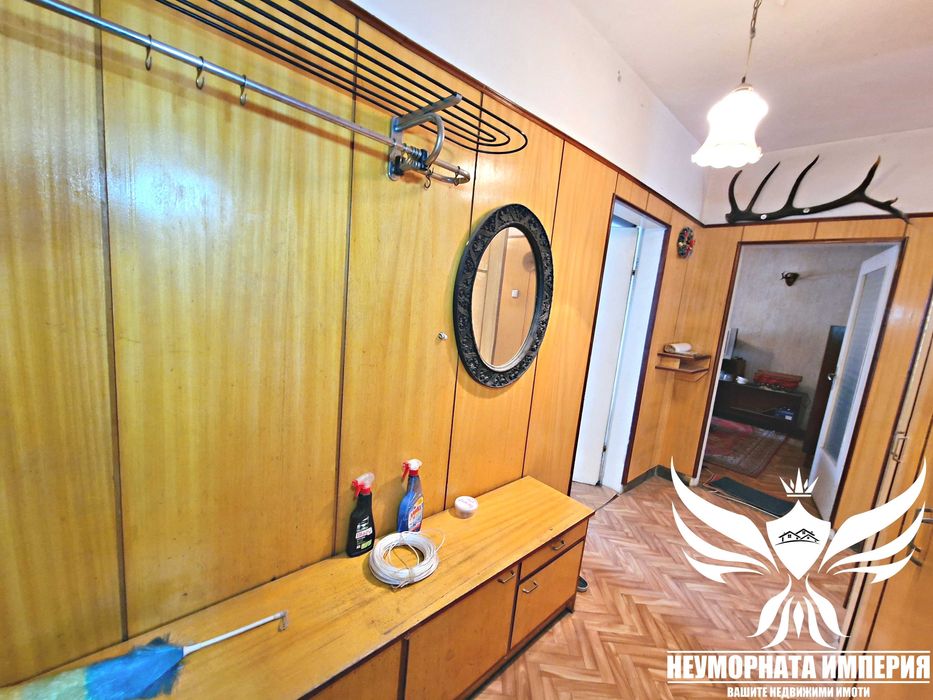 Продава се Тристаен апартамент в Дебелец - 94 кв.м за 1000 €/кв.м - Снимка #8