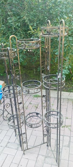 Подставка под цветы