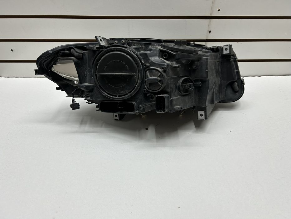 Far xenon adaptiv bmw F10 F11 seria 5 non lci 2009-2013