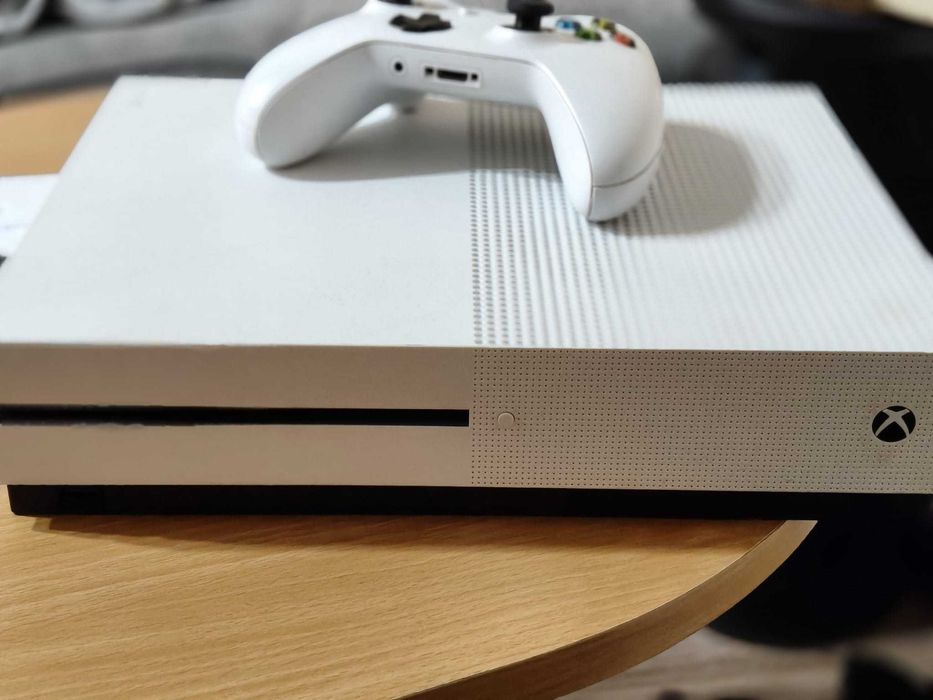 Xbox One S 500 GB 1 controler full box