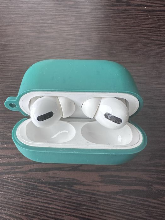 Продам AirPods Pro