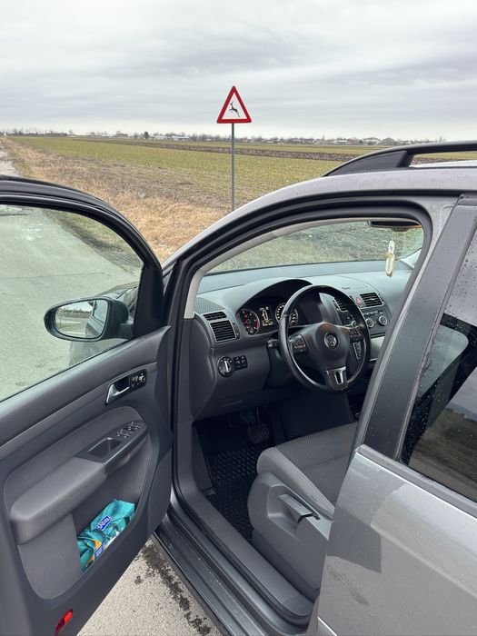VW Touran 1.6 TDI, 105 CP, Automat, 7 locuri.  Vând/Schimb