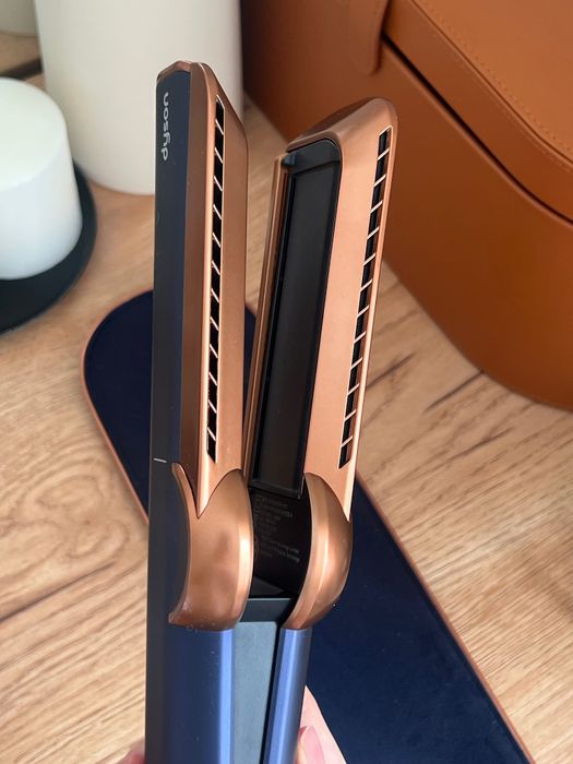 Dyson Airstrait HT01 (2024)