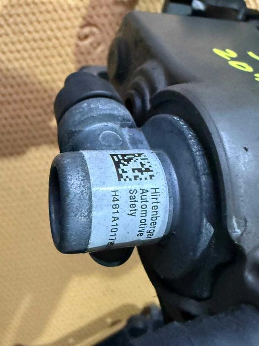 Balamale capota BMW seria 5 F10 F11 capsa pietoni pedestiran 7191050