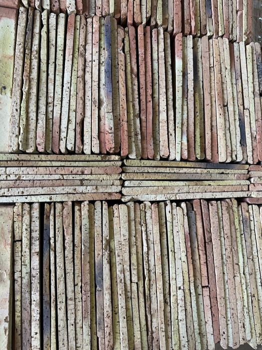 Caramida aparenta, feliata 8-11 mm bej- negru (galben)