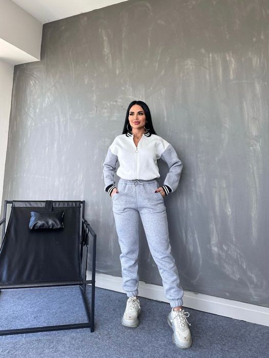 Дамски ватиран екип.