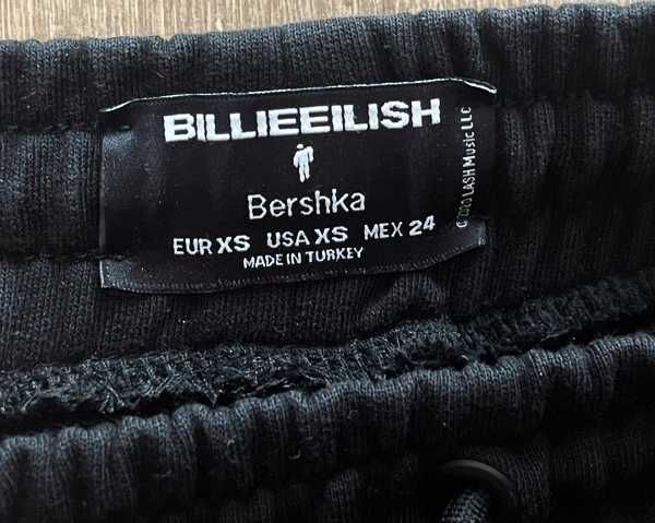 Pantaloni de training - Billie Eilish Bershka (marimea XS)