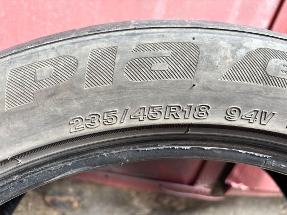 Продам летние шины 235/45 R18