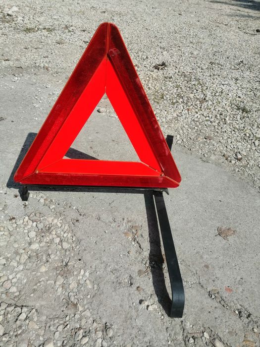 Авариен триъгълник