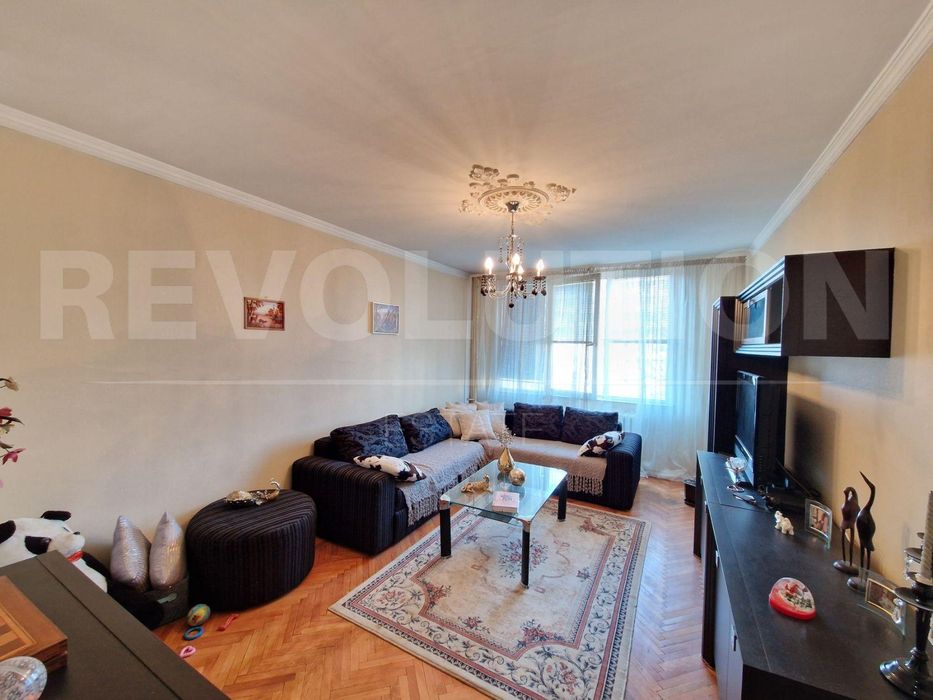 Продава се Тристаен апартамент в София, Дружба 1 - 91 кв.м за 1233 €/кв.м - Снимка #3