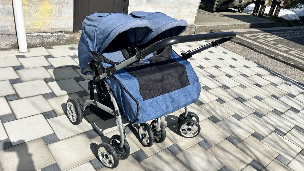 Коляска  продам.