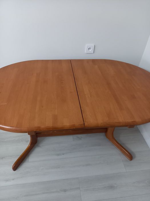 Стол             .