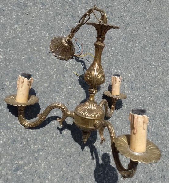 Candelabru 3 brațe in stil francez,piesa cu o lucrătură de o foarte ma
