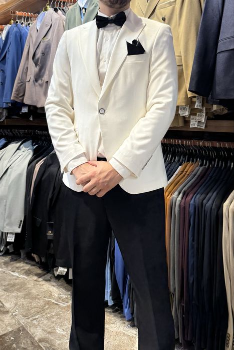 Costum Mire Alb - NOU  nefolosit - pret negociabil