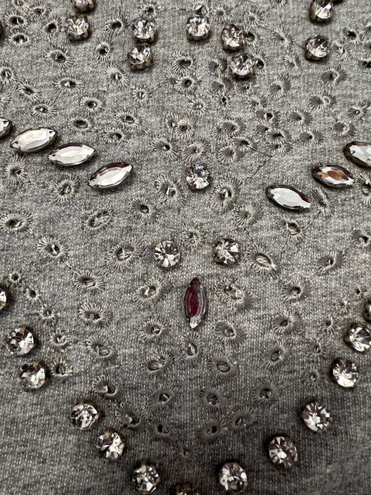 Bluza Guess, noua, gri cu broderii si pietre , XS