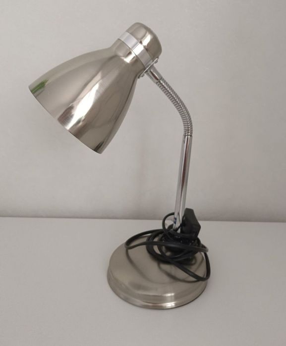 Лампа новая хорошая