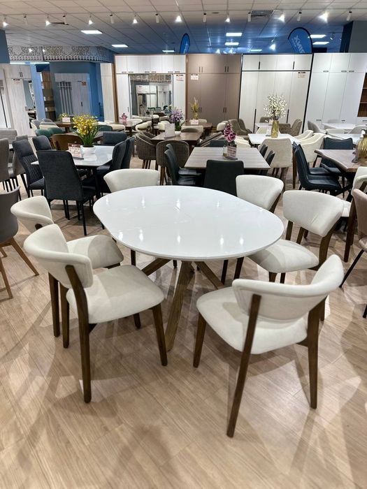 Обеденный стол и стулья по акции