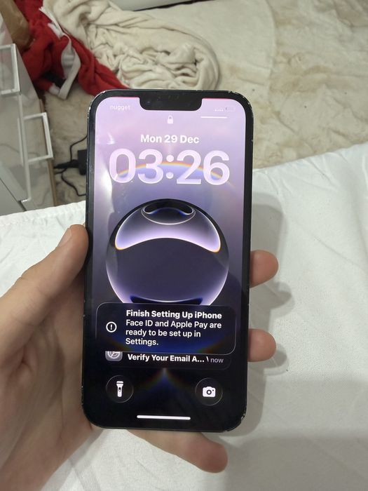 Vand iphone 13 folosit