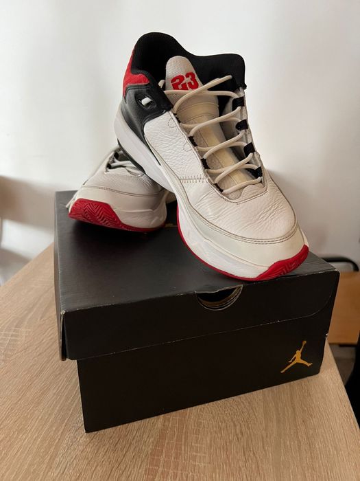 Jordan max aura 3