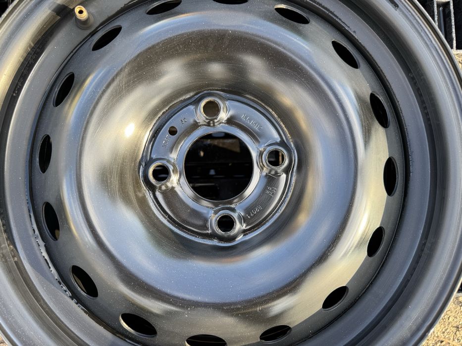 4бр.Оригинални джанти 15цола 4x100 за Renault Modus,Nissan Micra,Dacia