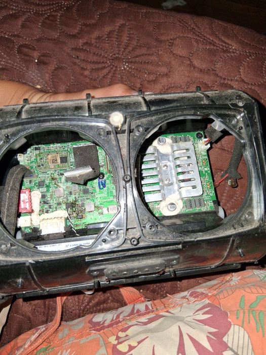Vând boxa jbl extreme 2 la piese