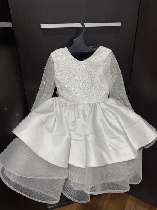 Шикарное детское платье
