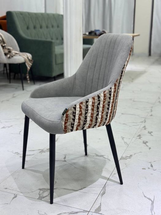 Стильные и удобные стулья с металлическим каркасом