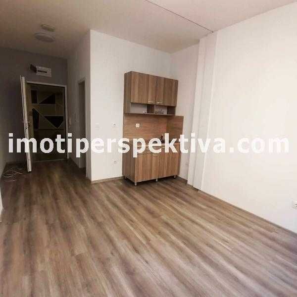 Продава се Тристаен апартамент в Пловдив, Христо Смирненски - 132 кв.м за 1205 €/кв.м - Снимка #1