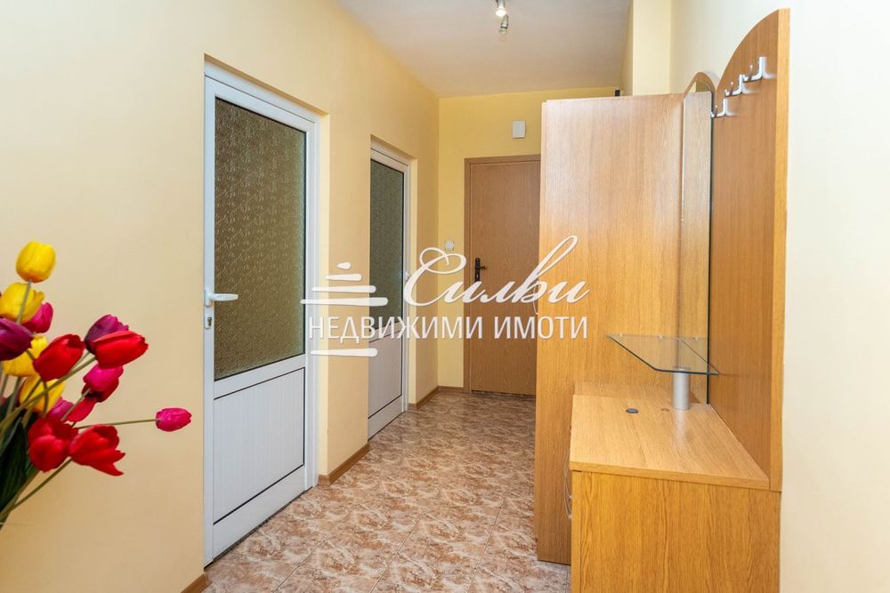 Тристаен ТУХЛЕН апартамент - кв. Център!