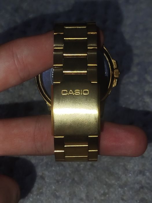 Продавам CASİO часовник