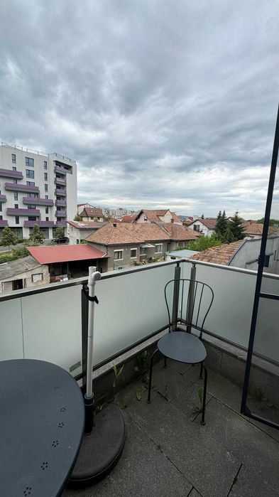 Inchiriez apartament cu 2 camare