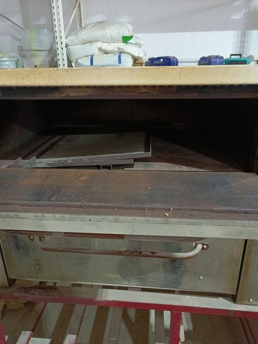 Печь для хлеба и пиццы