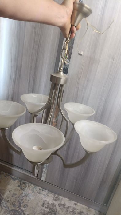 Срочно продается люстра