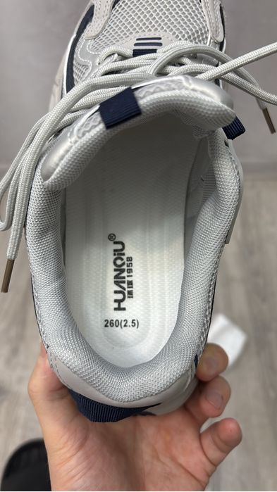 Продам кроссы honqchi