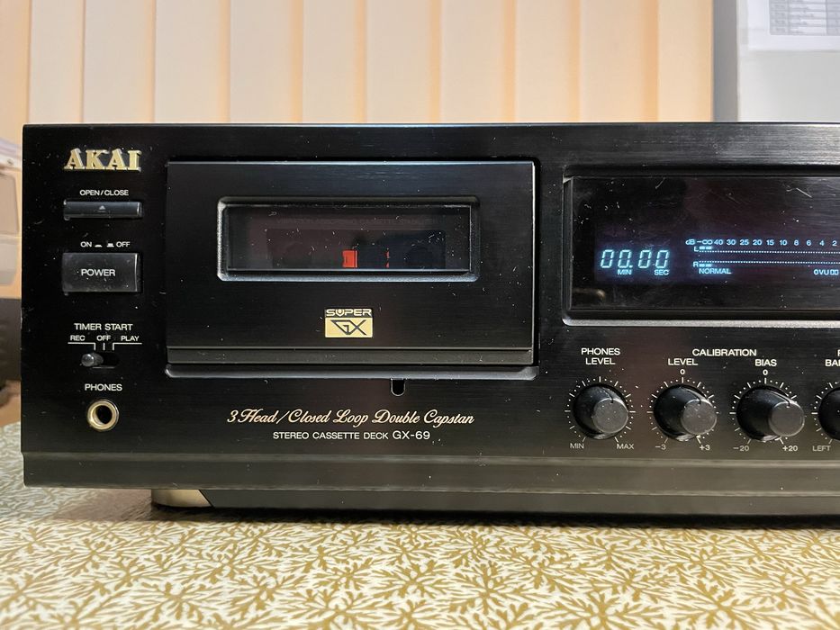 Кассетная дека Akai gx69