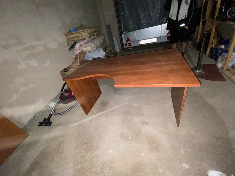 Стол компьютерный