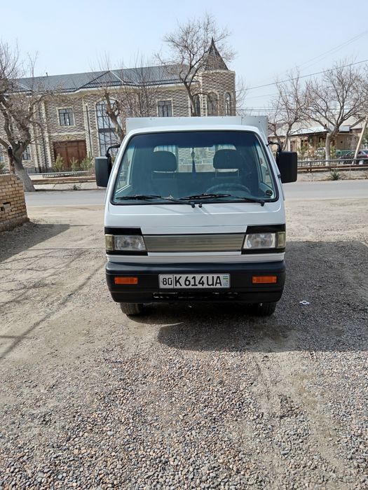 Лабо сотилади 2005 йил