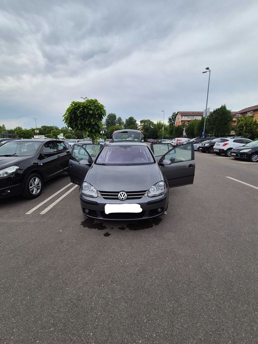 Volkswagen Golf V 1.6 FSI