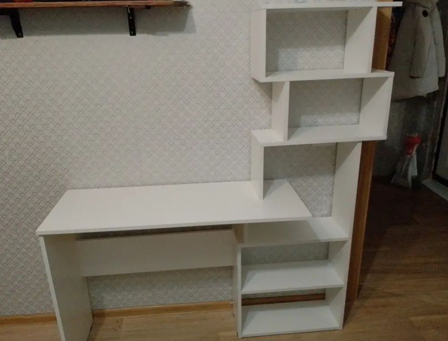 Стол письменный компьютерный