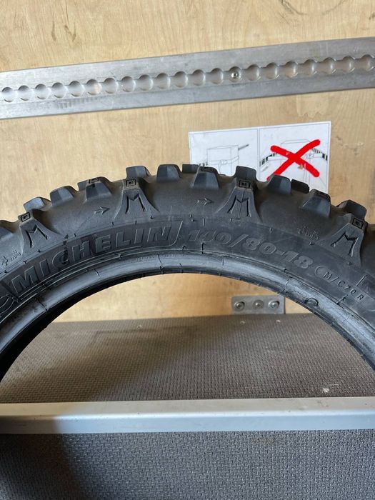 Vând cauciucurii cross