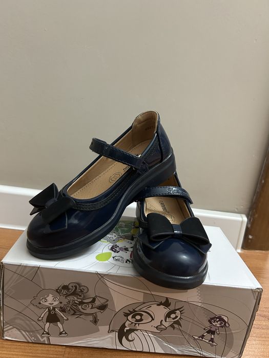 Детские туфли