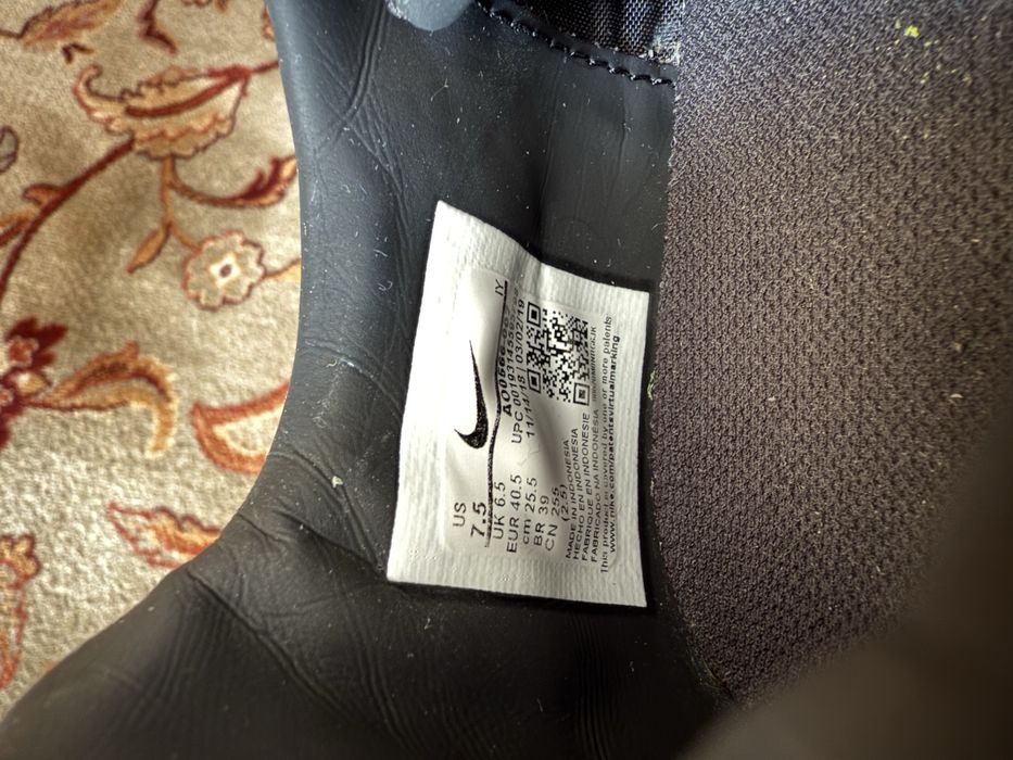 Ghete fotbal Nike Phantom Venom 40,5