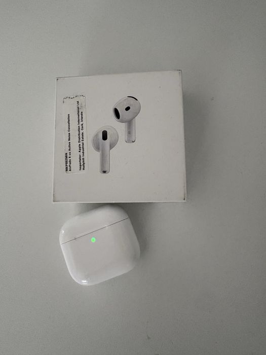 air pods 4(casca stanga+carcasa)