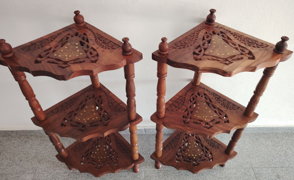 Set de 2 colțare, etajere din lemn de trandafir sculptate integral man