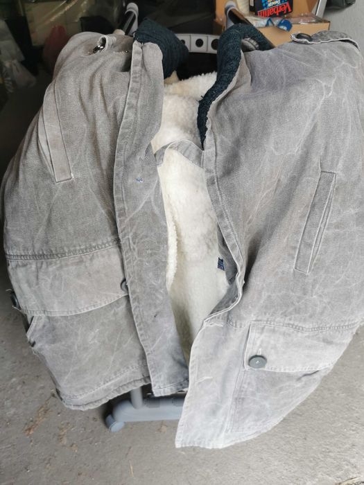 Продавам употребявани дрехи