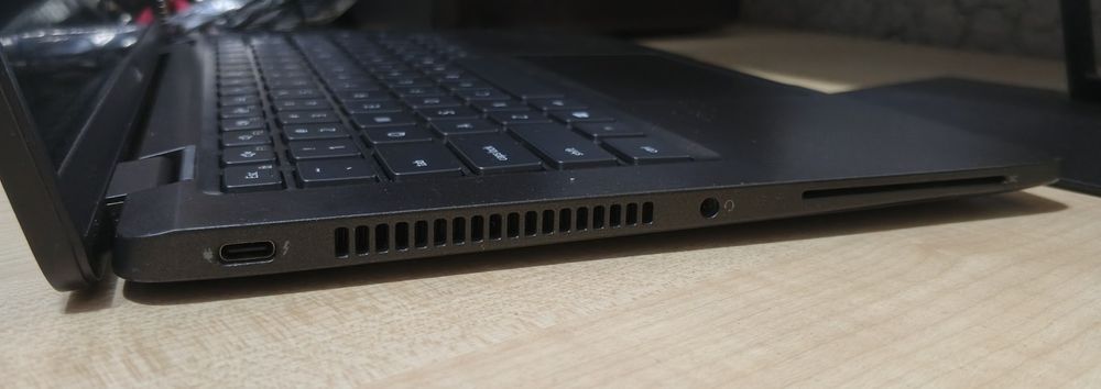 DELL Latitude 7420 14" IPS FHD/CORE i7 - 1185G7/16GB LPDDR4/256GB NVMe